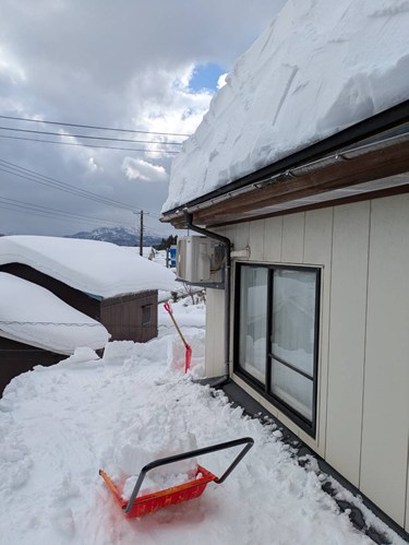 屋根の雪降ろし