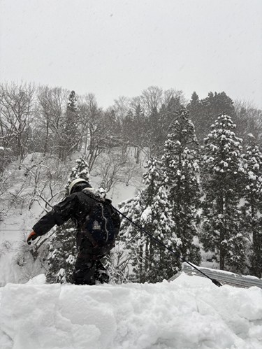 大先輩と屋根の雪下ろし