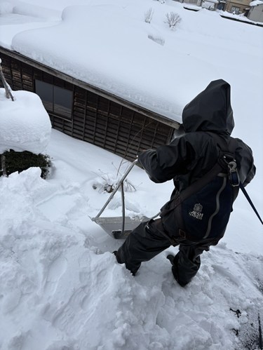 大先輩と屋根の雪下ろし