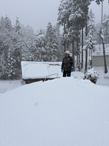 大先輩と屋根の雪下ろし