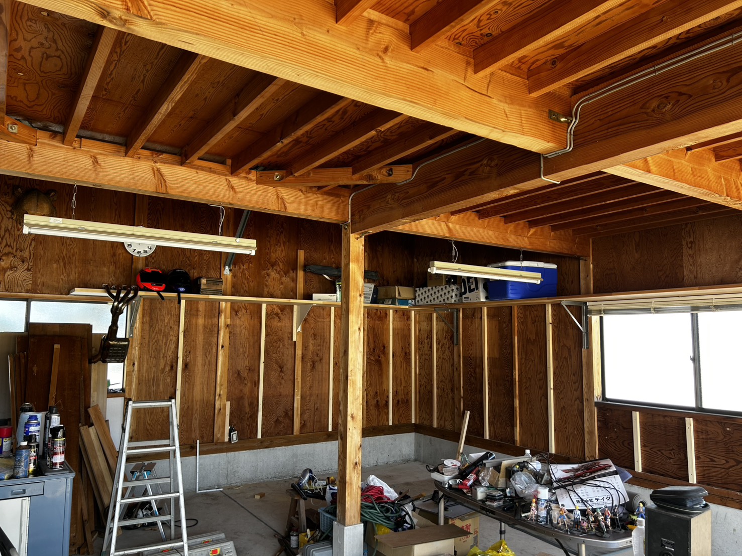 車庫の内装 アメリカンガレージ風